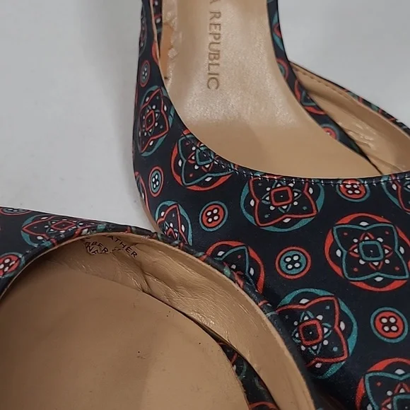 Banana Republic Multicolor Patterned Heels - Picture 9 of 9